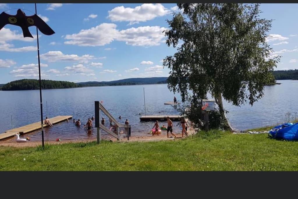 Egen Stuga Och Vedeldad Bastu Linghed Exterior photo