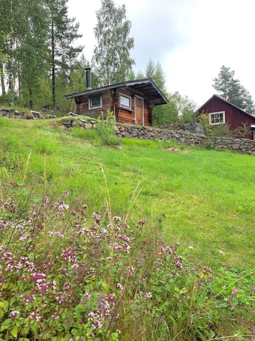 Egen Stuga Och Vedeldad Bastu Linghed Exterior photo