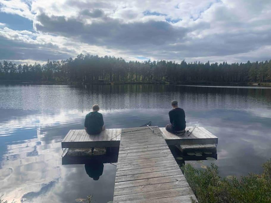 Egen Stuga Och Vedeldad Bastu Linghed Exterior photo